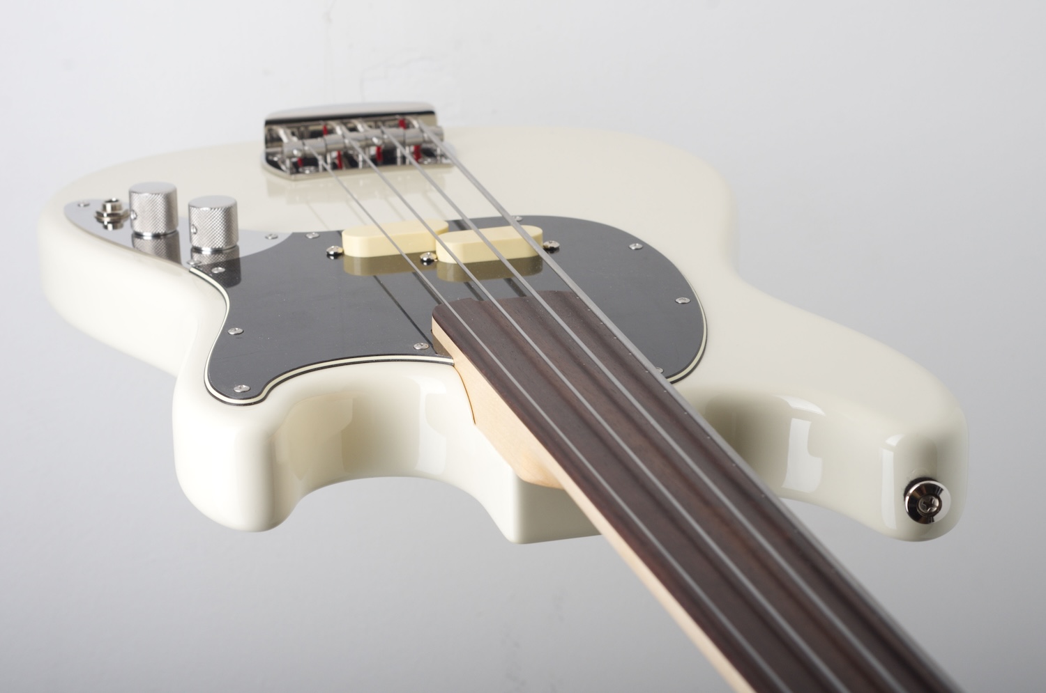 Pony White Fretless - Image 3